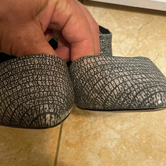 BCBGeneration Shoes Flats Toe Pointy Grey Size 6 - Picture 6 of 7